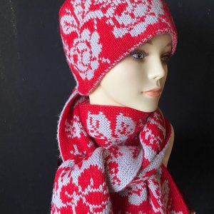 A Beautiful Set of Hand Double Knitted Reversible Scarf and a Hat,Gift for Her